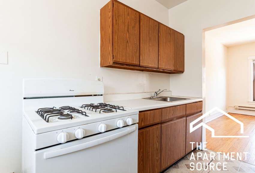 827 West Waveland Ave.