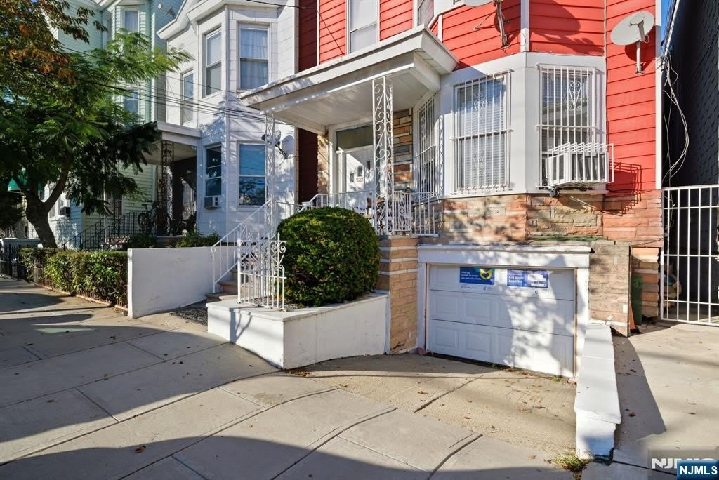 222 47th Street 1st FLOOR