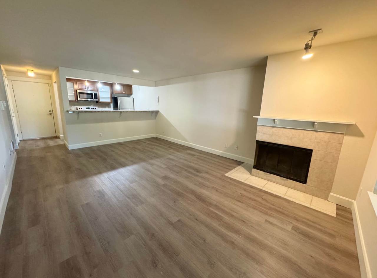 Beautifully updated 1 bedroom next to Bitterlake amnesties galore