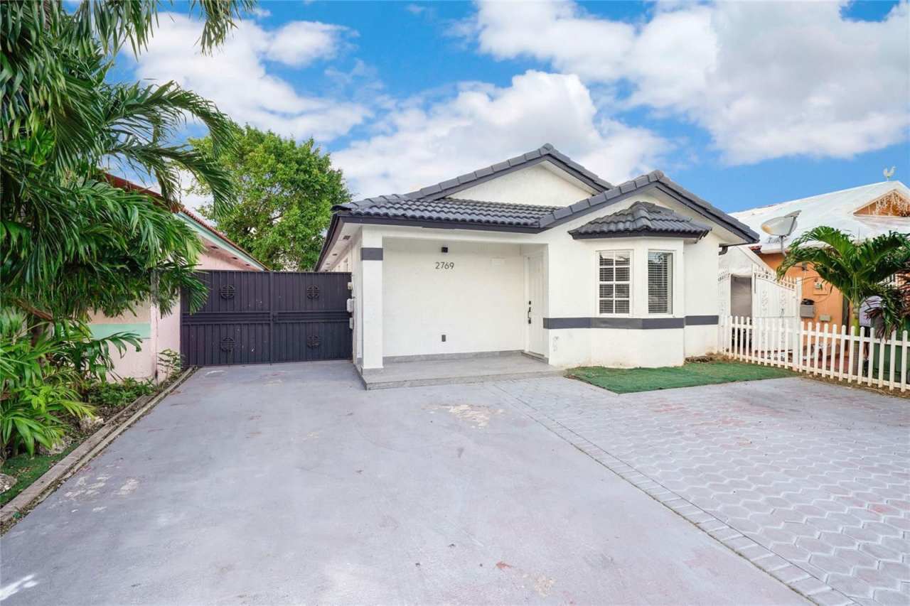 2769 West 74th Terrace