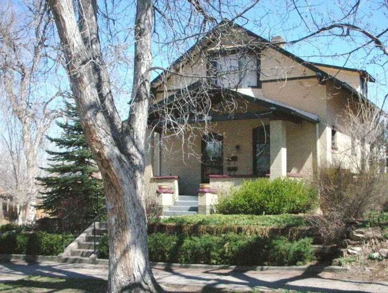 MAGNIFICENTLY GRANDE VINTAGE HIGHLANDS HOME AVAILABLE JANUARY 17TH!