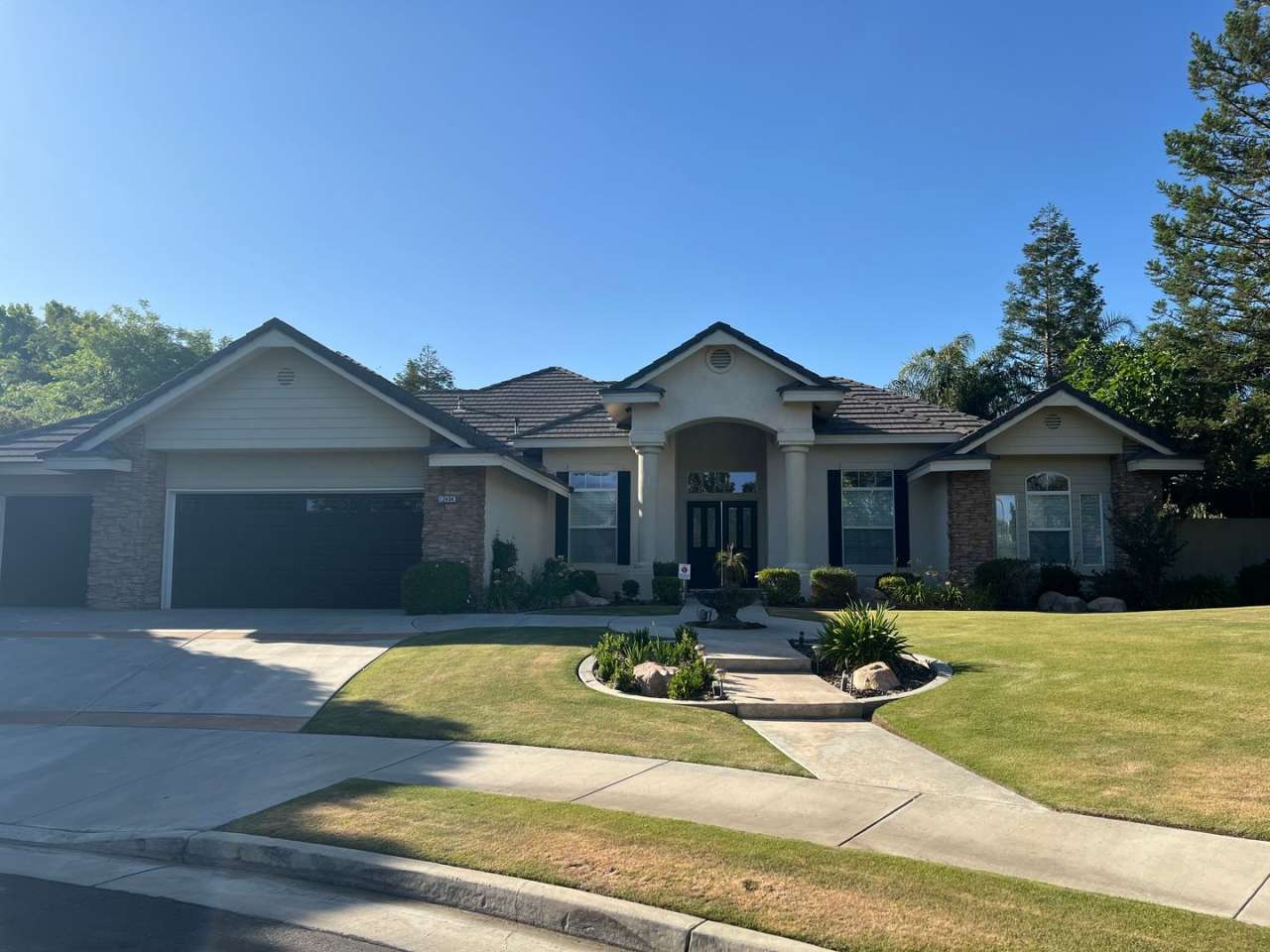 Gated Grand Island Home! MOVE IN SPECIAL