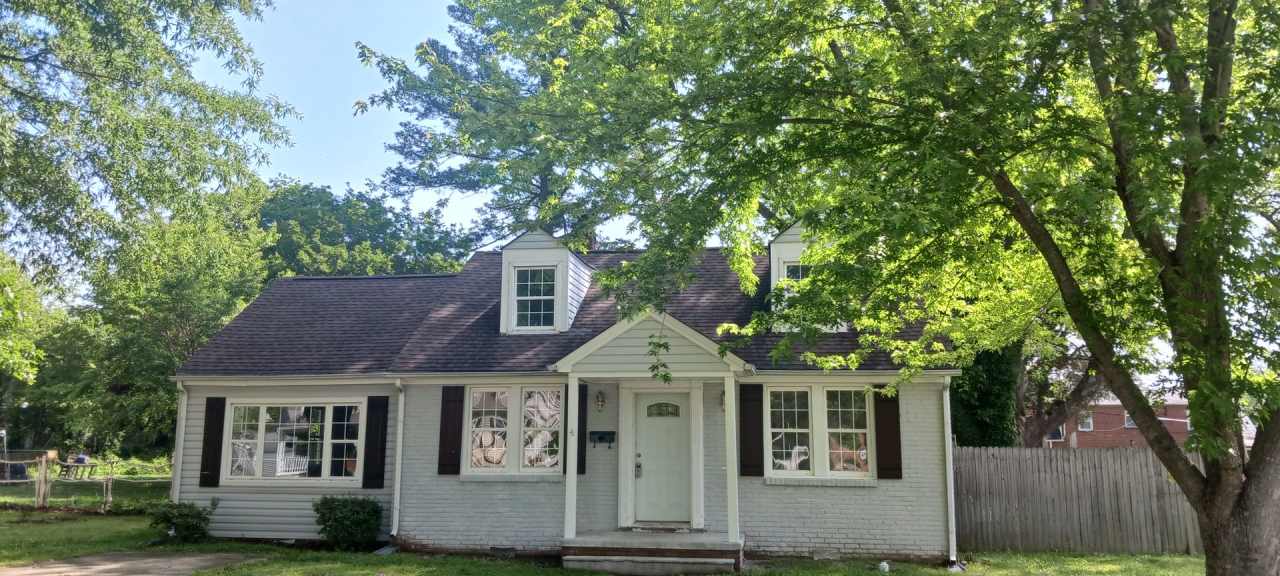 3 bedroom 1 bathroom- Monument Drive