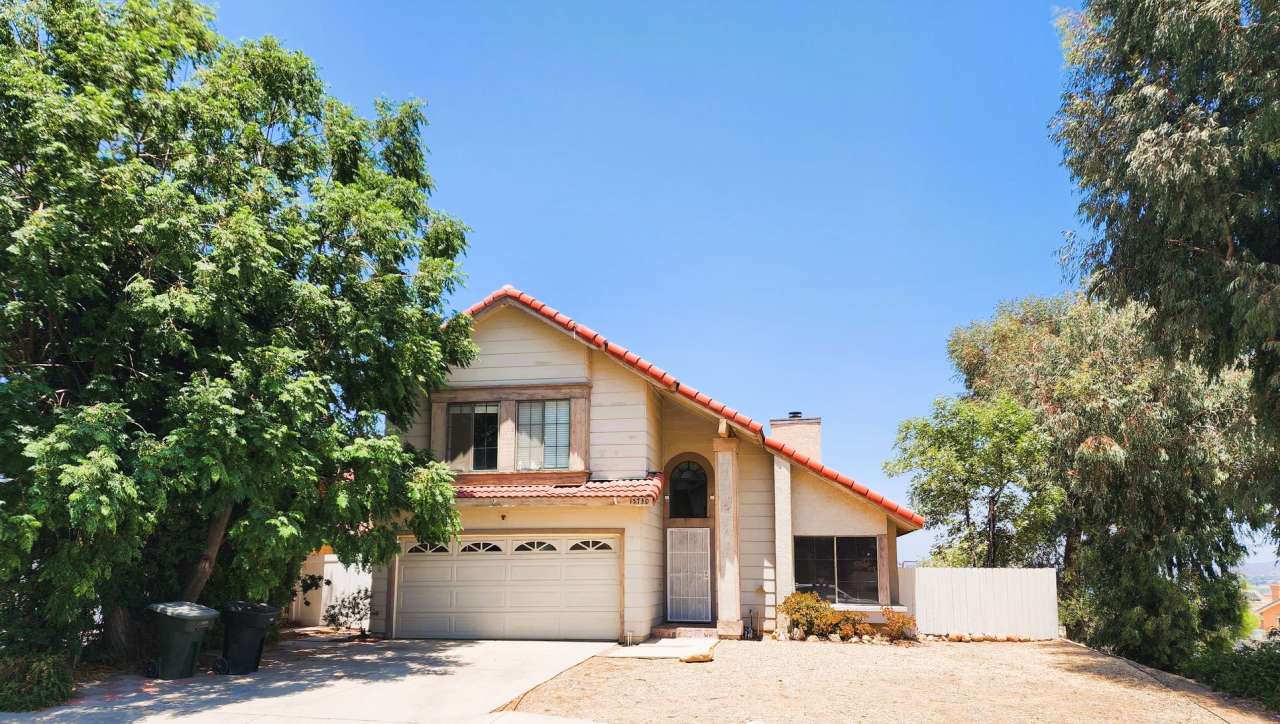 15730 Half Moon Lake Elsinore, CA 92530 3 Bedroom Home with Lake View