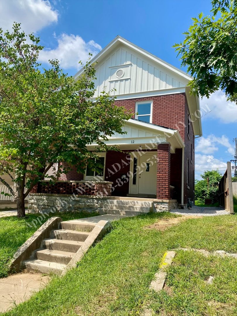 Remodeled 3 Bed 1.5 Bath Home in Kansas City-Available NOW!!