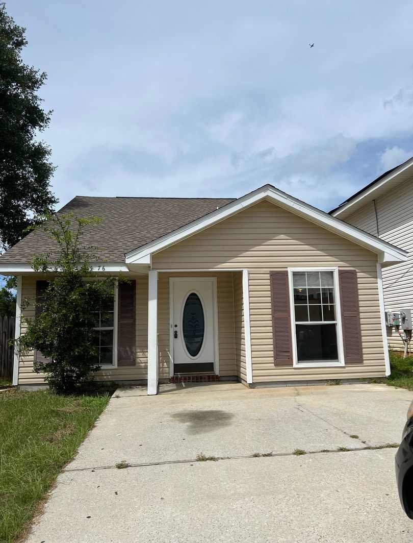 3476 Two Sisters Way Pensacola, FL 32505 MOVE IN SPECIAL!! Waived $350 Cleaning Fee!!!!!