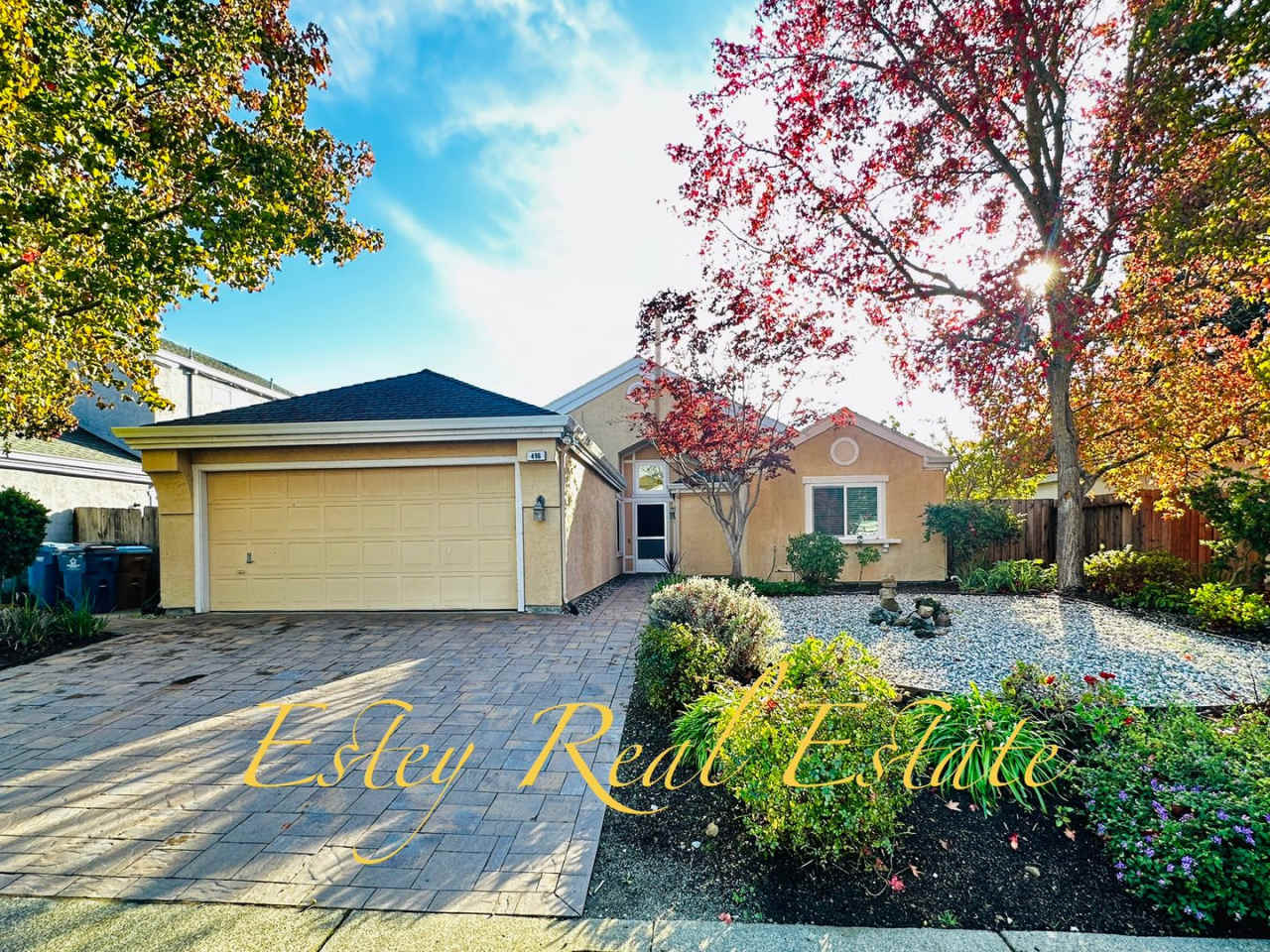 Single Story Court location