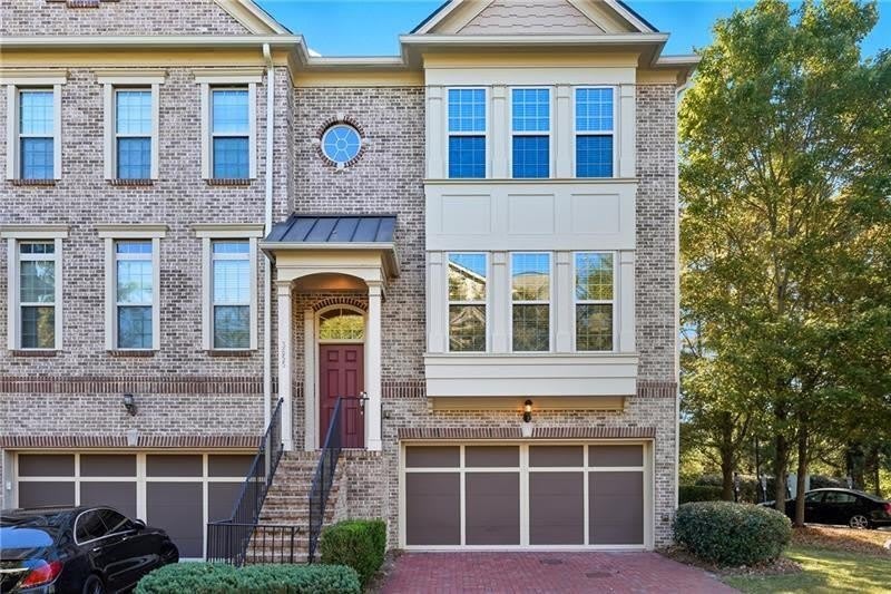 3655 E Paces Walk NE