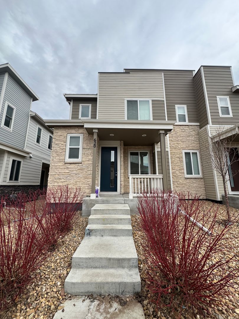 3 Bed 3 Bath - Duplex Townhome Available in Aurora