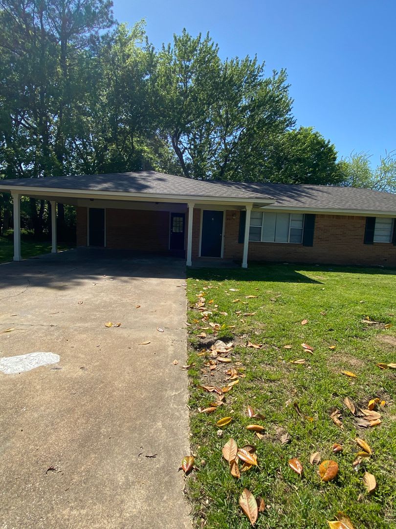 451 S Thomas Street Tupelo, MS 38801