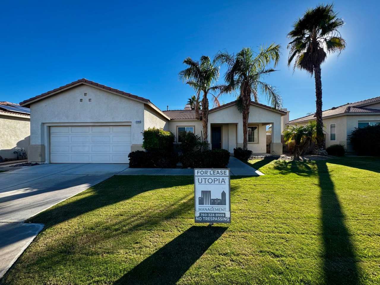 AVAILABLE NOW! GORGEOUS 3 BED / 2 BATH POOL HOME in Indio!