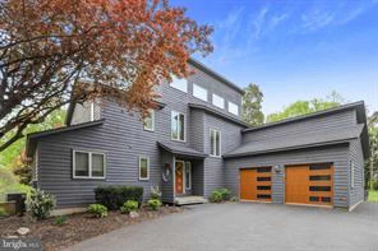 COMMUTERS DREAM! PRIVATE ACREAGE STAFFORD AND MINUTES TO VRE