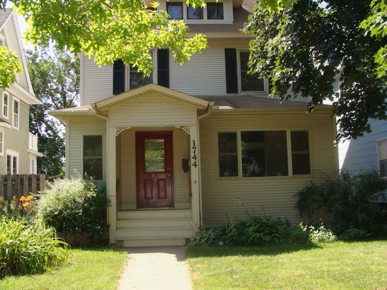 Single Family Home 4bed/1Bath in Mac Grove St Paul!!