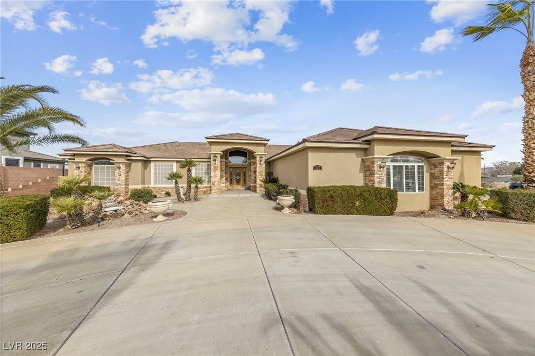200 W Desert Rose Drive