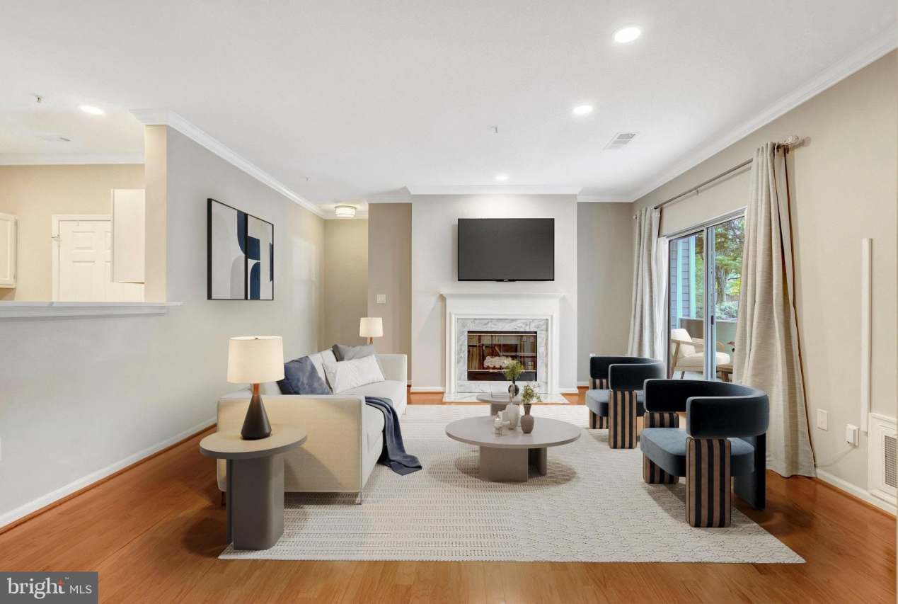 1701 LAKE SHORE CREST Drive unit: 11