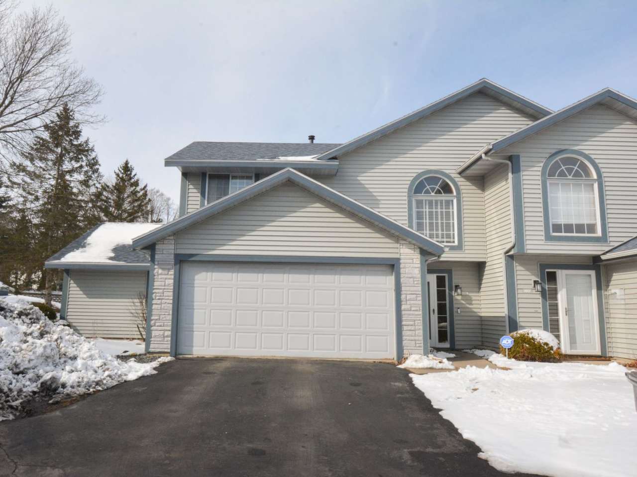 Spacious 3-Bed, 3-Bath Townhome with Modern Updates!