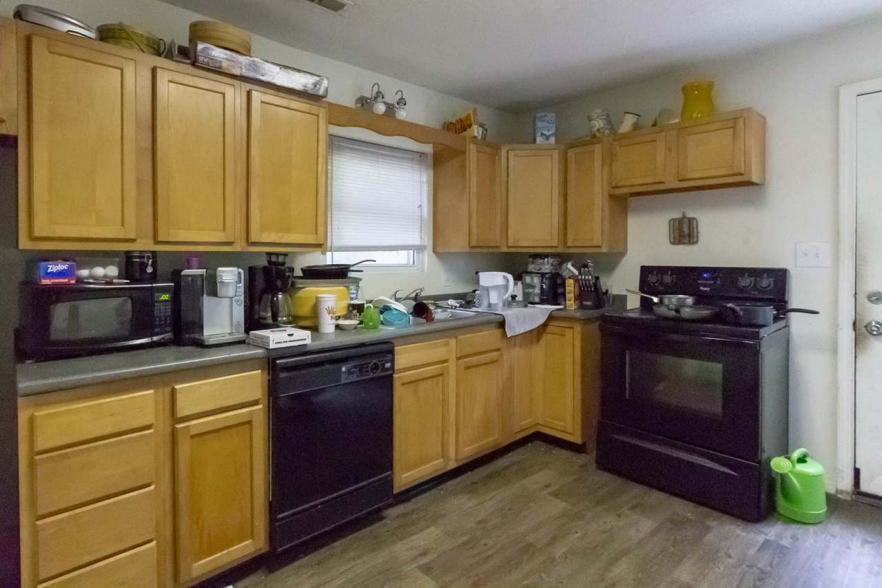 PRELEASING for AUGUST! Close to Campus