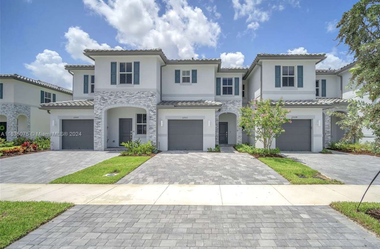 12002 Northwest 47th Manor