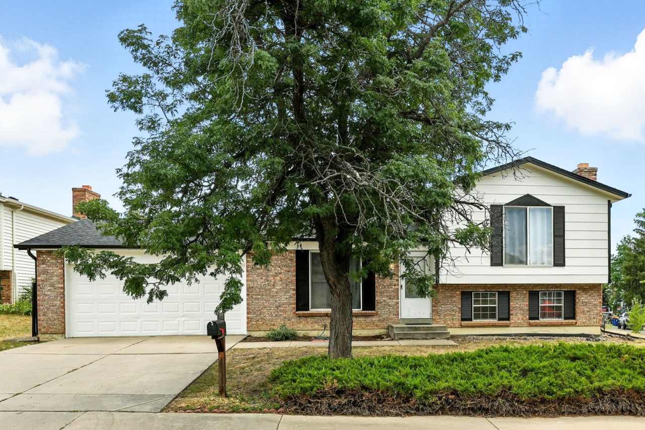 Spacious Tri-Level Home on Corner Lot – Available Now!