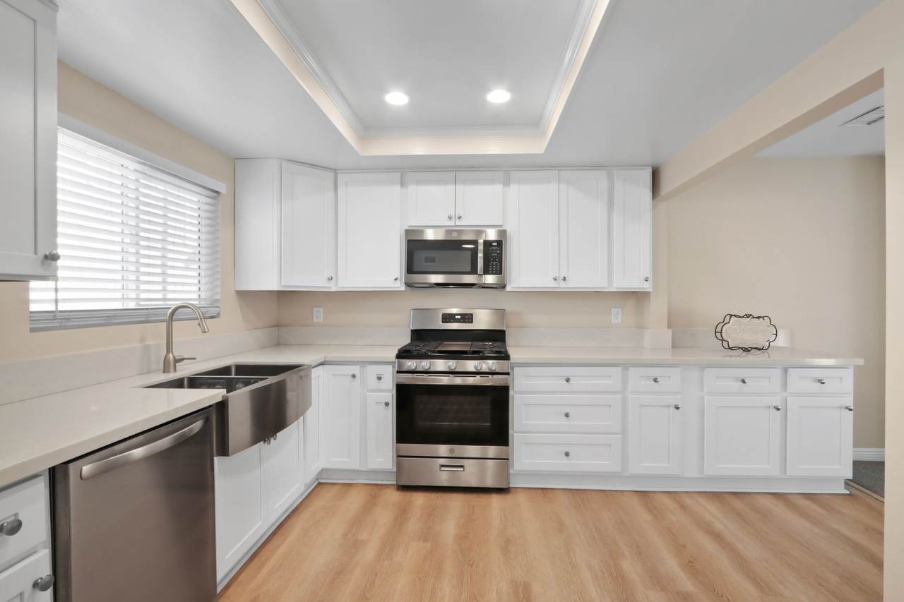 989 W. Imperial Hwy, #D, La Habra, CA 90631