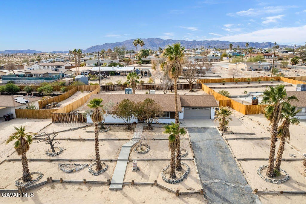 73843 White Sands Drive