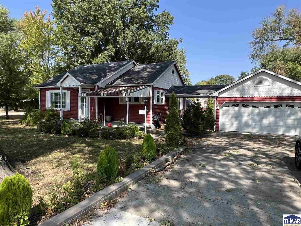 1102 E Springhill Drive