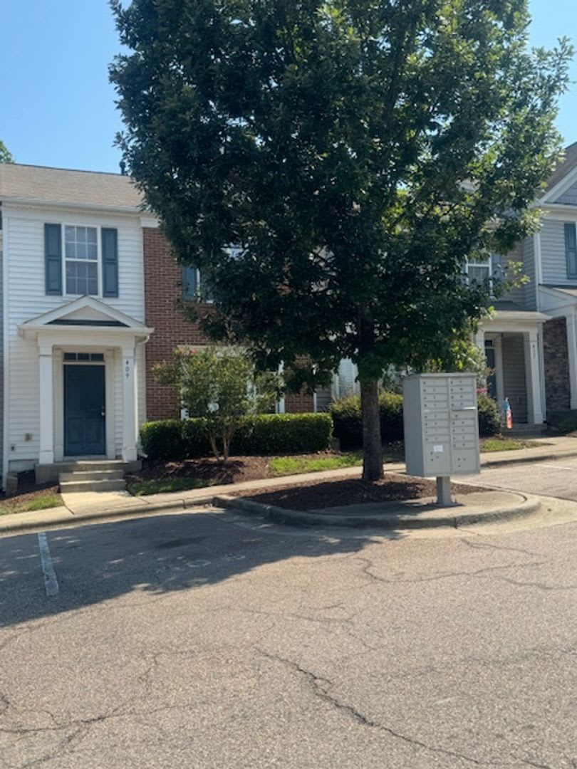 Blending Relaxation  Sophistication to Create the Ideal Place. Limited-Time Offer: Get 1 Month Free Rent!