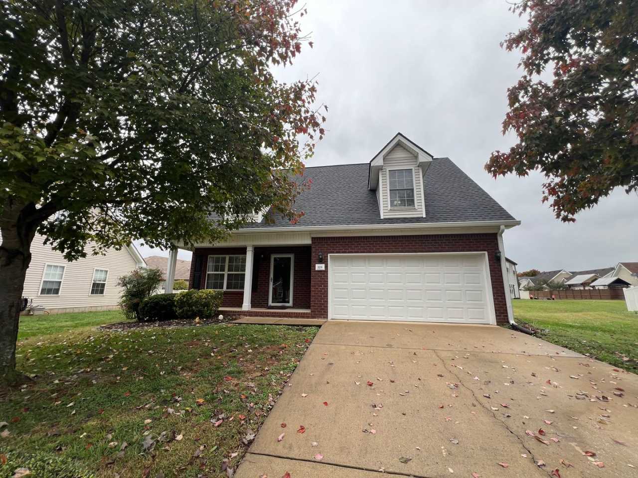 Half Off First Month's Rent! 3 BR 2.5 BA Home Located in Culdesac in Evergreen Farms - Available Now