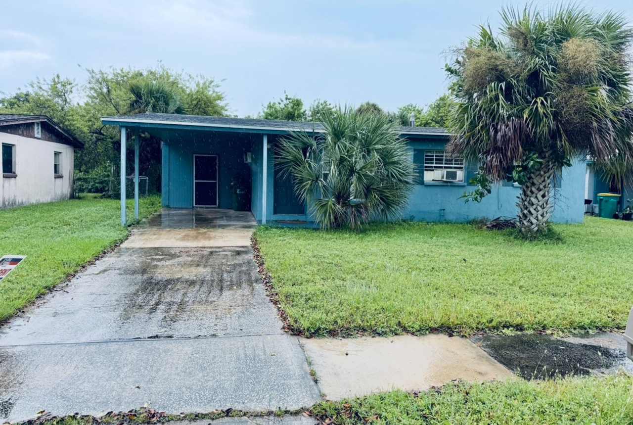 3 BR / 1.5 BA HOME IN MELBOURNE