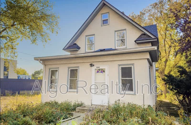 1345 Arkwright Street North