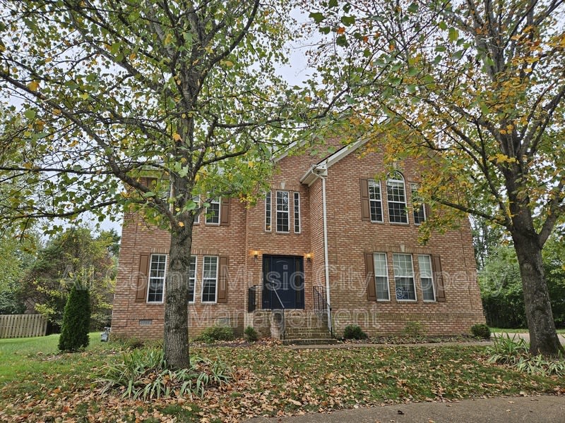 425 Chamberlain Park Lane