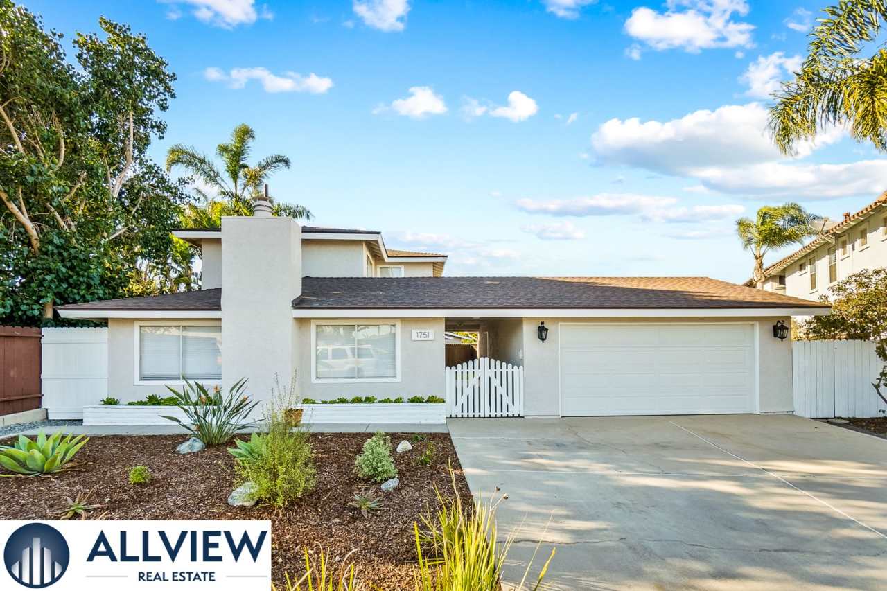 Gorgeous, updated 3 bed, 2 bath home in the heart of Costa Mesa!