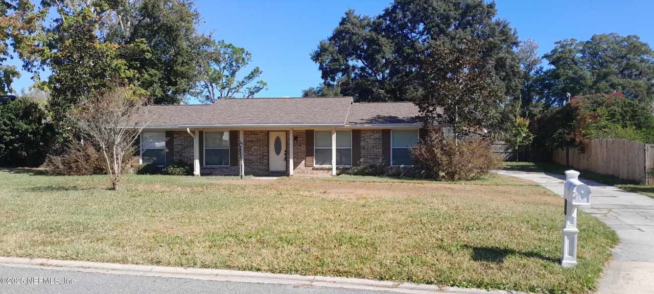 2724 LEXINGTON Drive