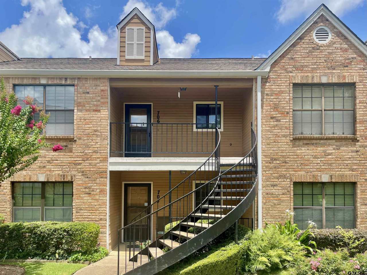 400 W Southtown #706