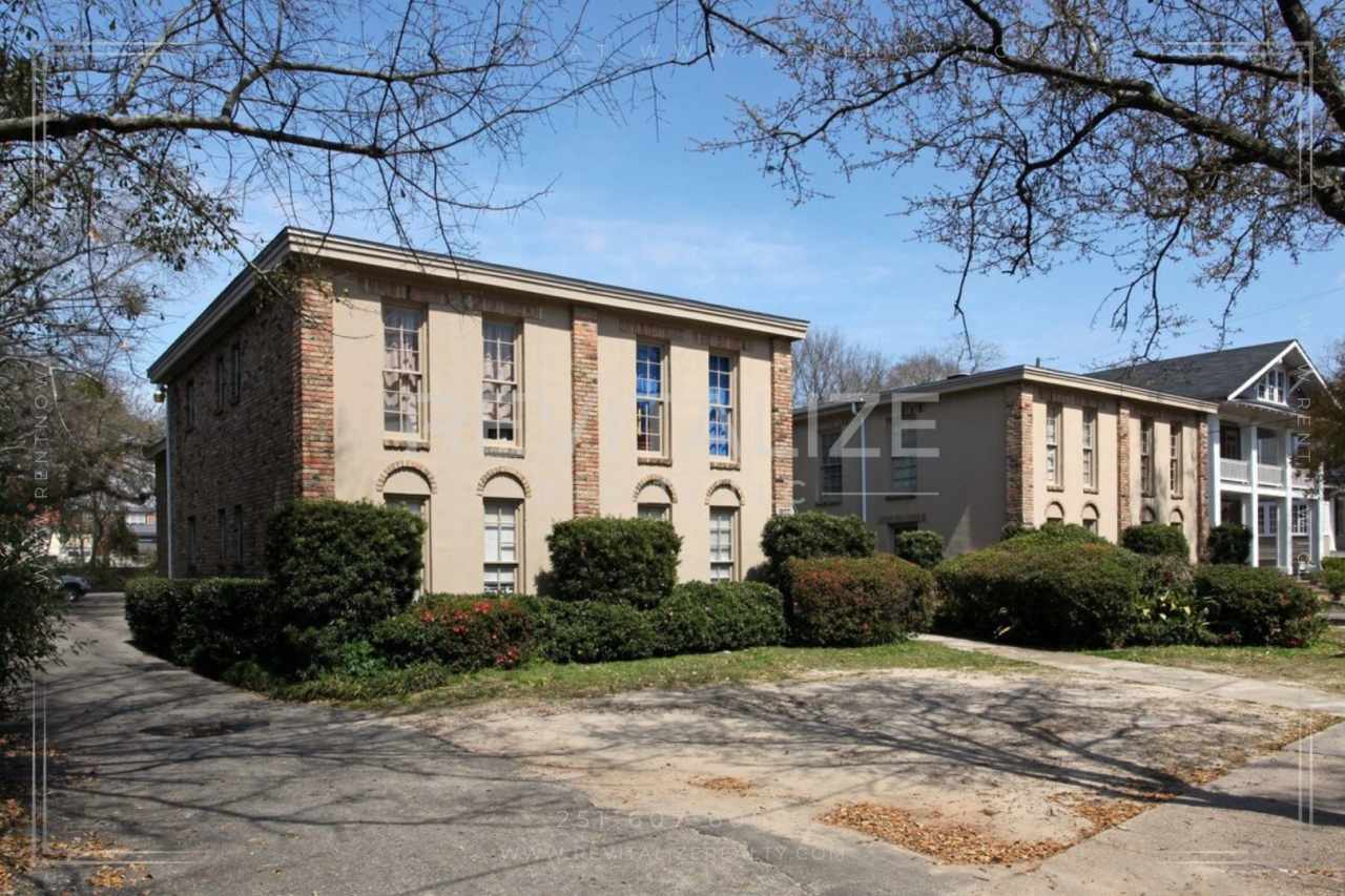 Charming 2/1 Apartment in Midtown!