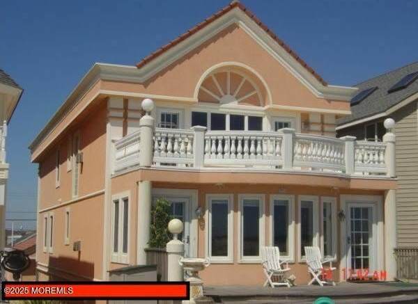 305 Beach Front unit: 2