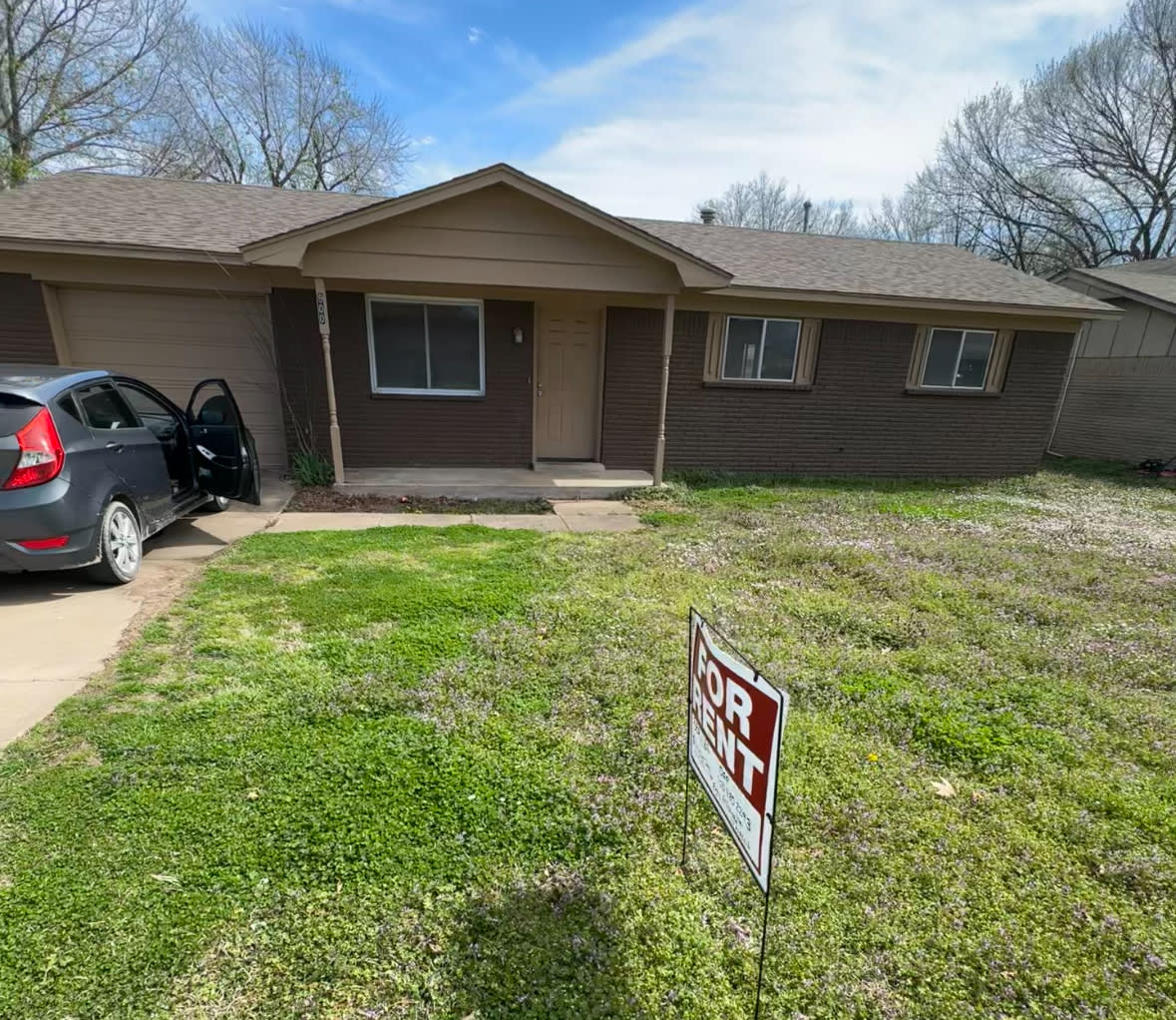 900 South Choctaw Avenue