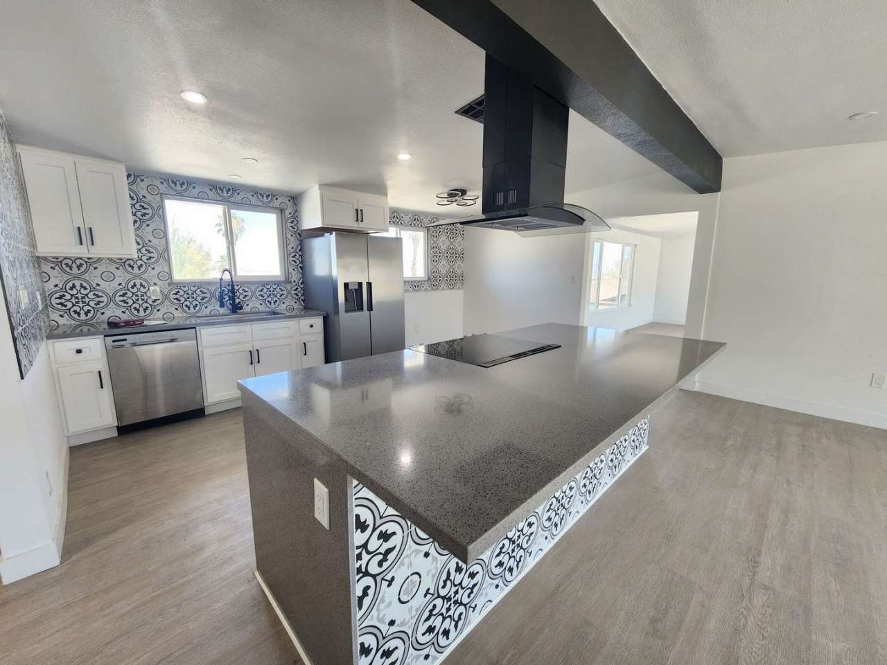 ****MOVE IN SPECIAL! $200 OFF 1ST MONTHS RENT****