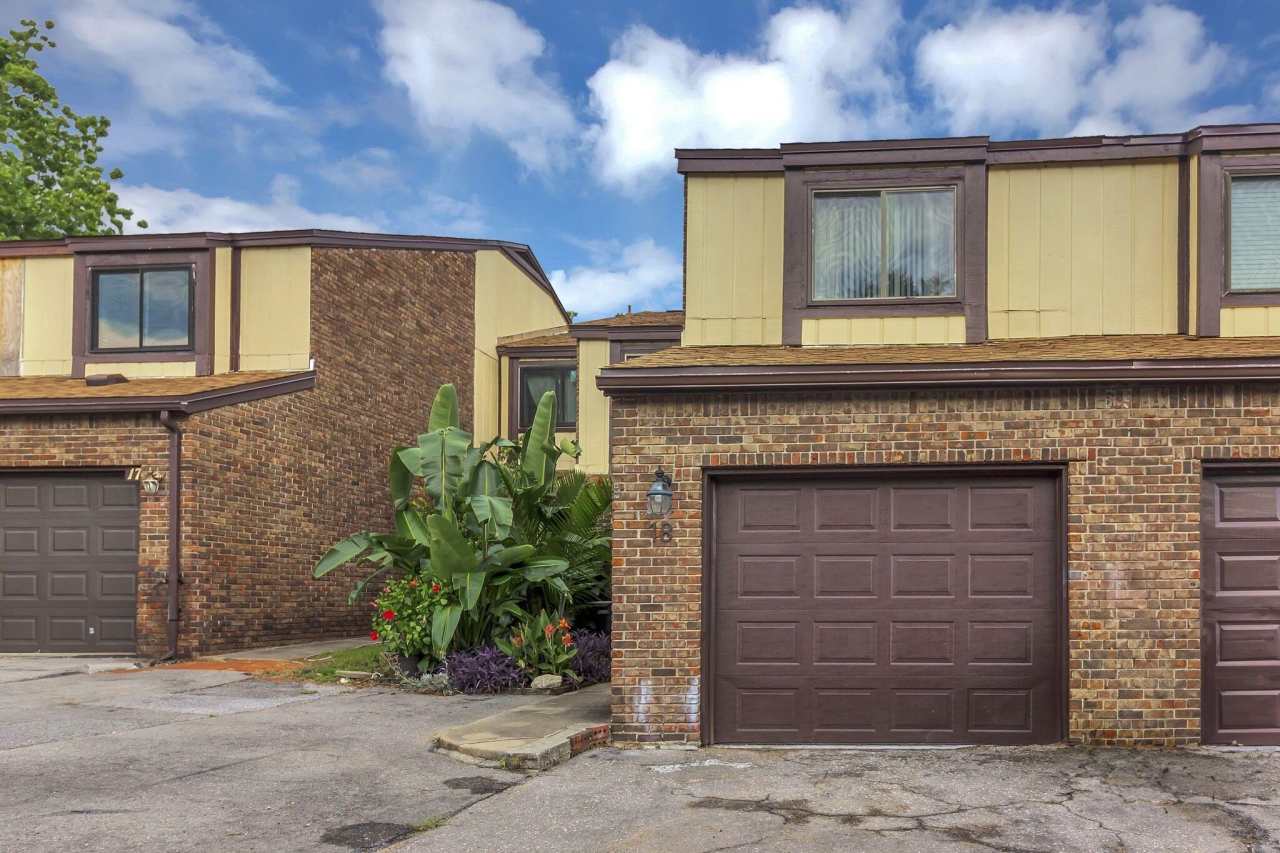 18 Hidden Cove Circle