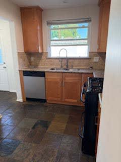 444 North Hollywood Way