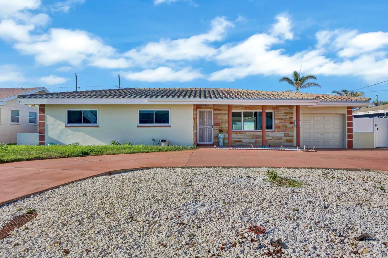 Tropical Shores Pool Home – Move-in Ready!