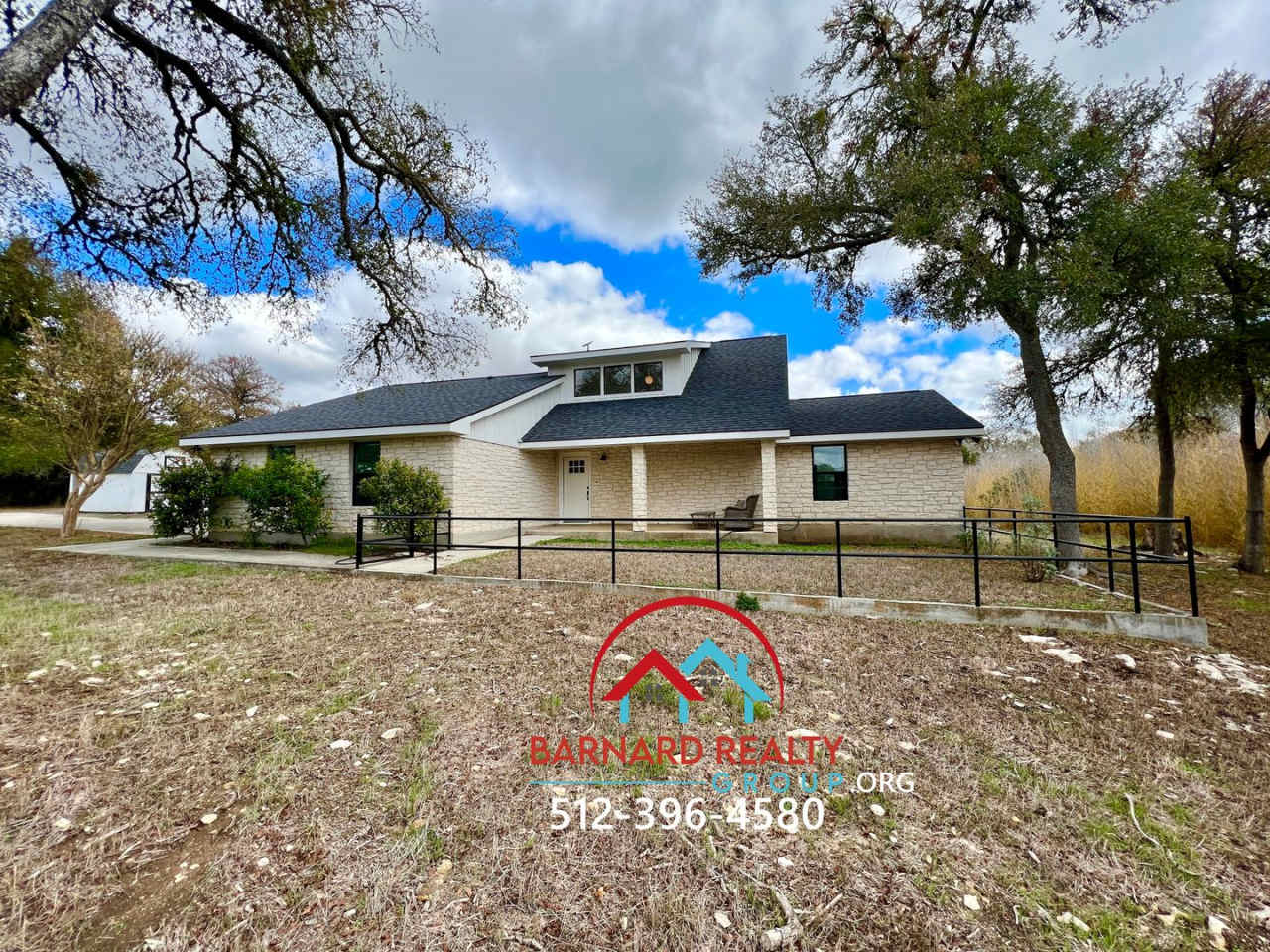 Country Living At It's Finest!