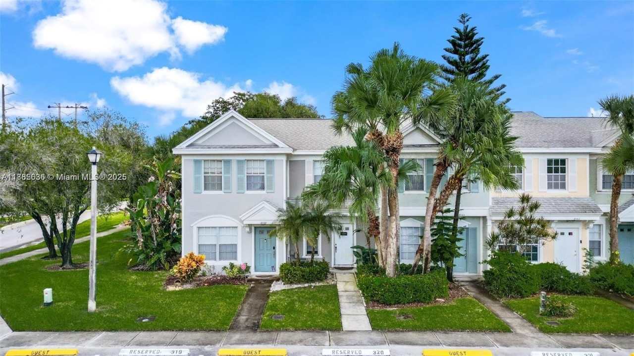8066 Sanibel Dr