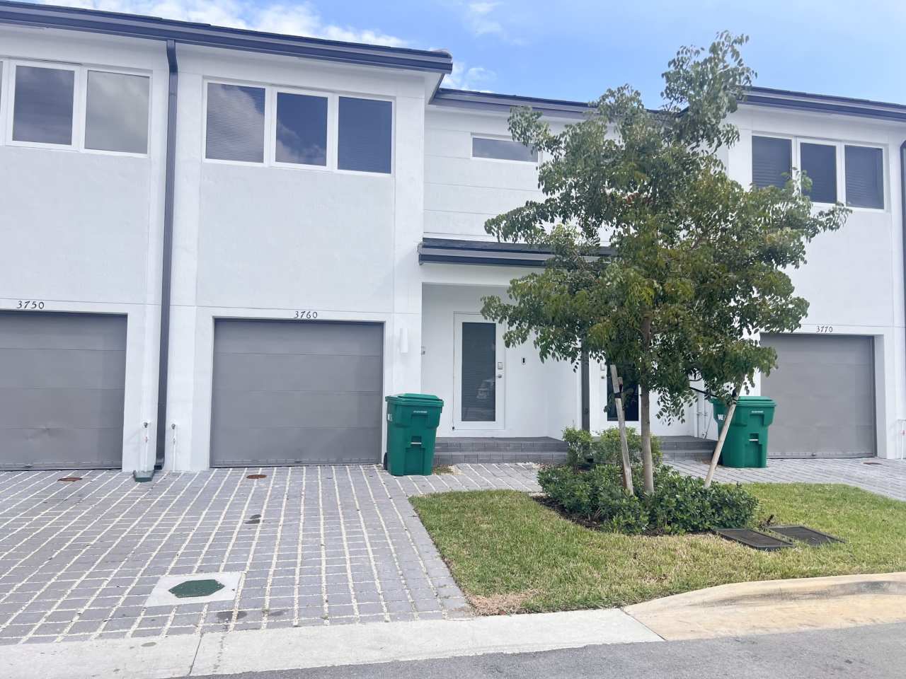 3760 SW 50th Ave - 1