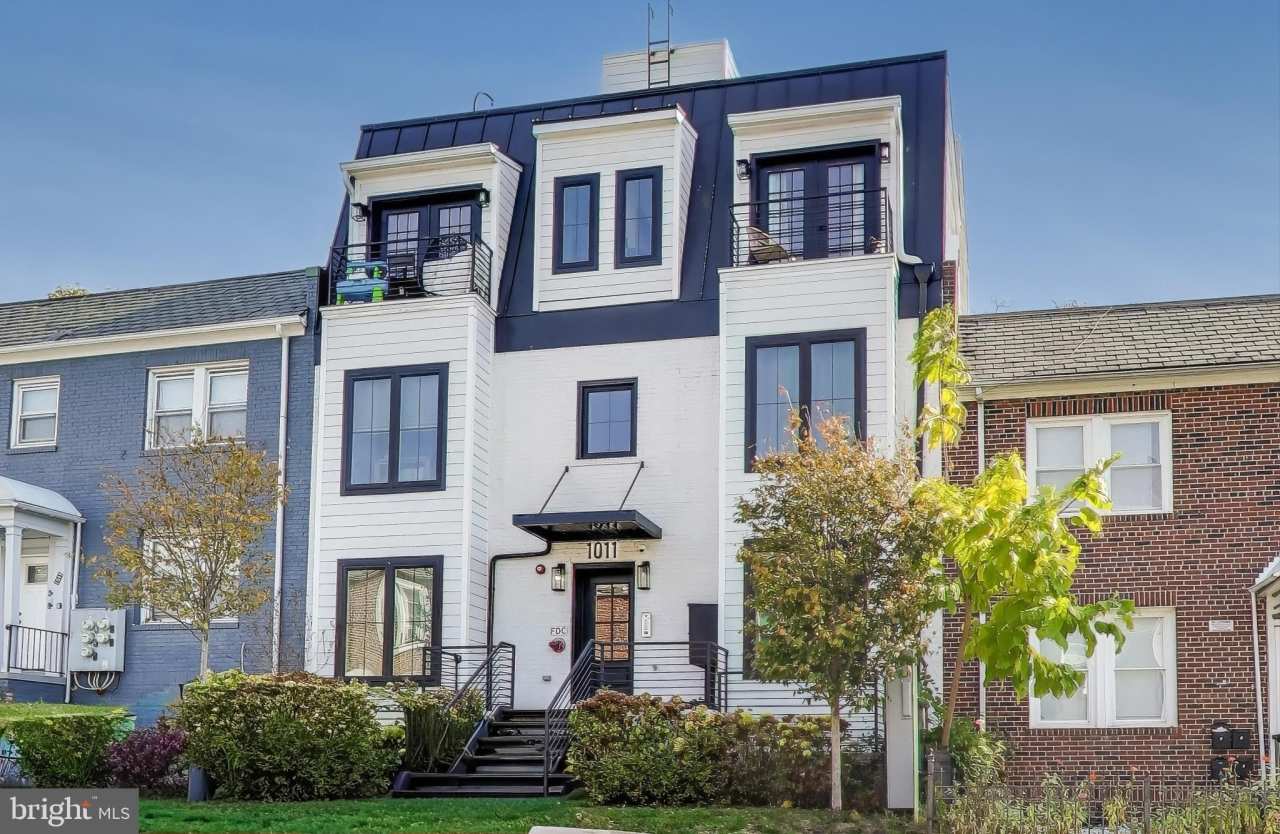 1011 18TH Street NE unit: 8