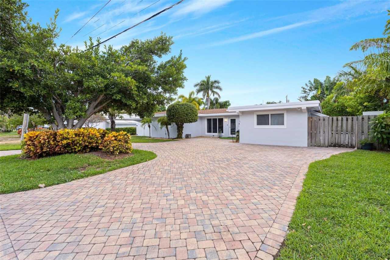 2770 NE 30TH ST LIGHTHOUSE POINT, FL 33064
