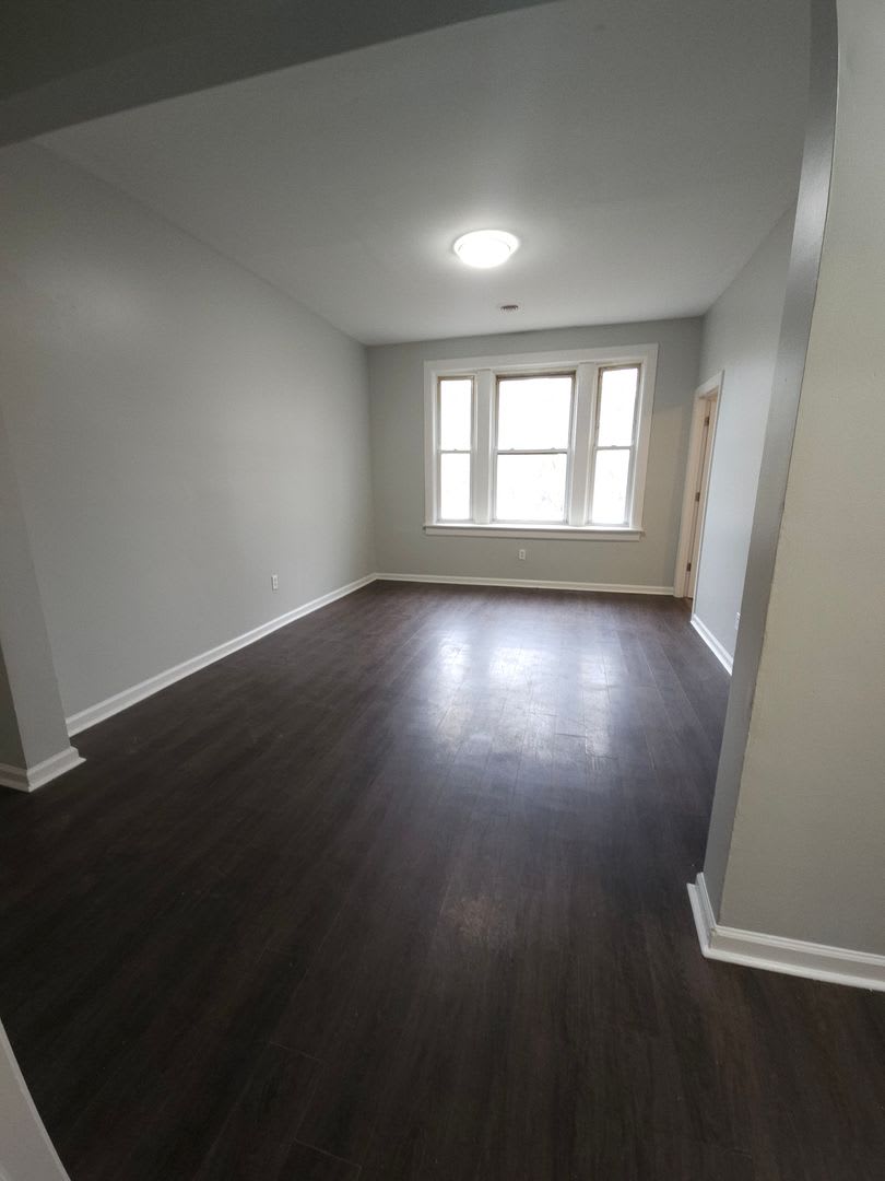 Great 2 Bedroom unit, with a Wonderful Management Company