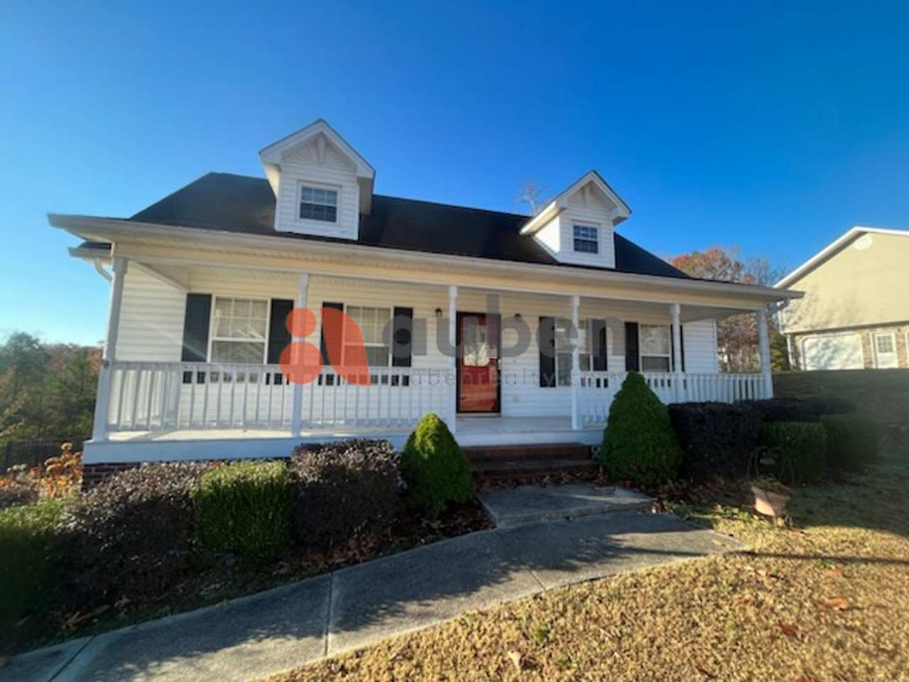 HALF OFF FIRST MONTHS RENT! Charming 3 Bedroom 2.5 Bathroom in Ooltewah!
