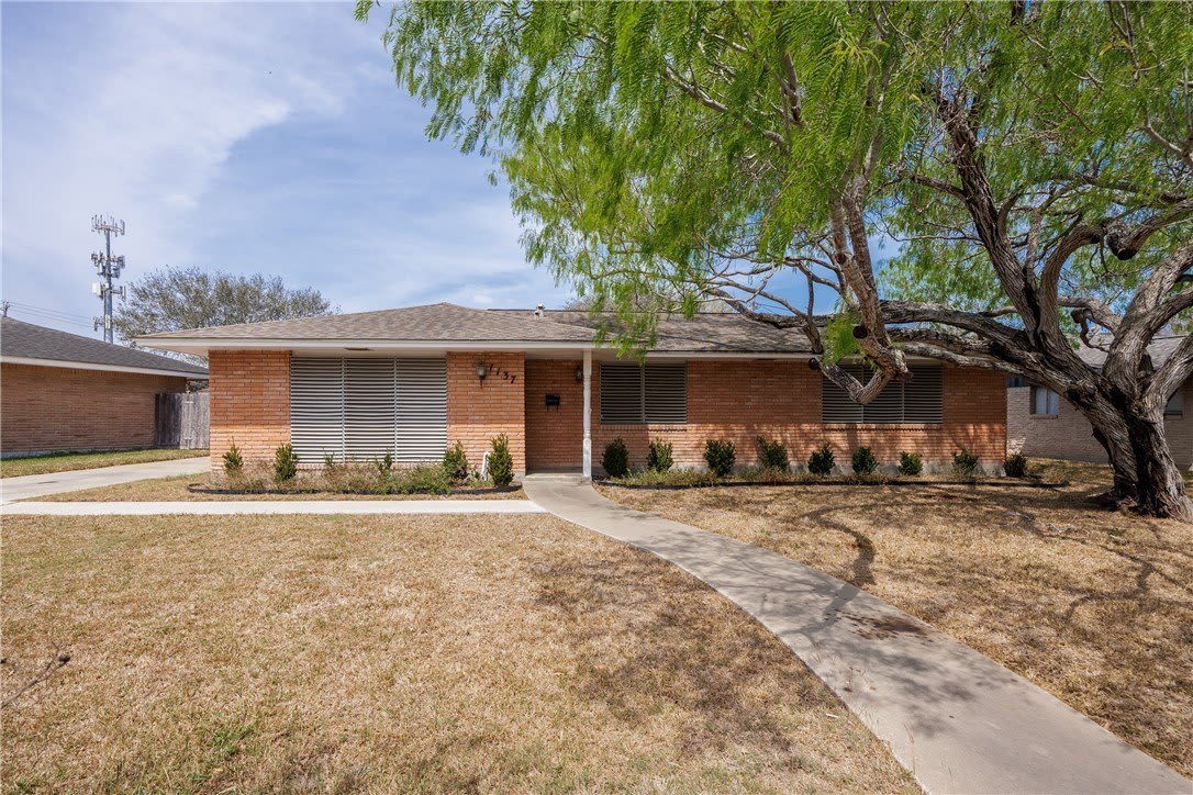1137 Bradshaw Drive