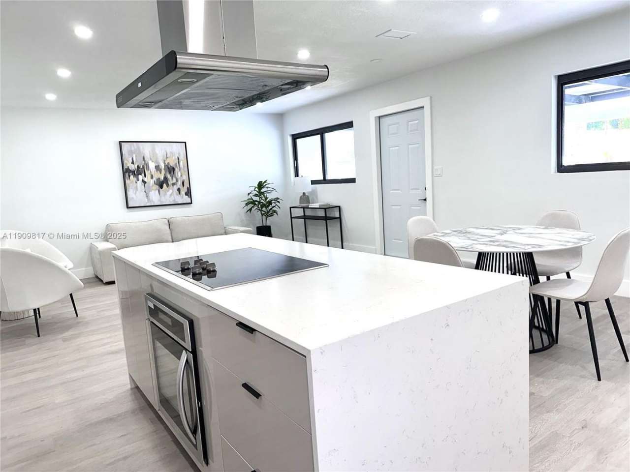 2421 N 56th Terrace, Hollywood, FL 33021